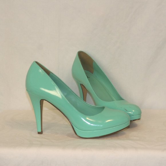 Mint Green Shoes - Picture 2 of 6